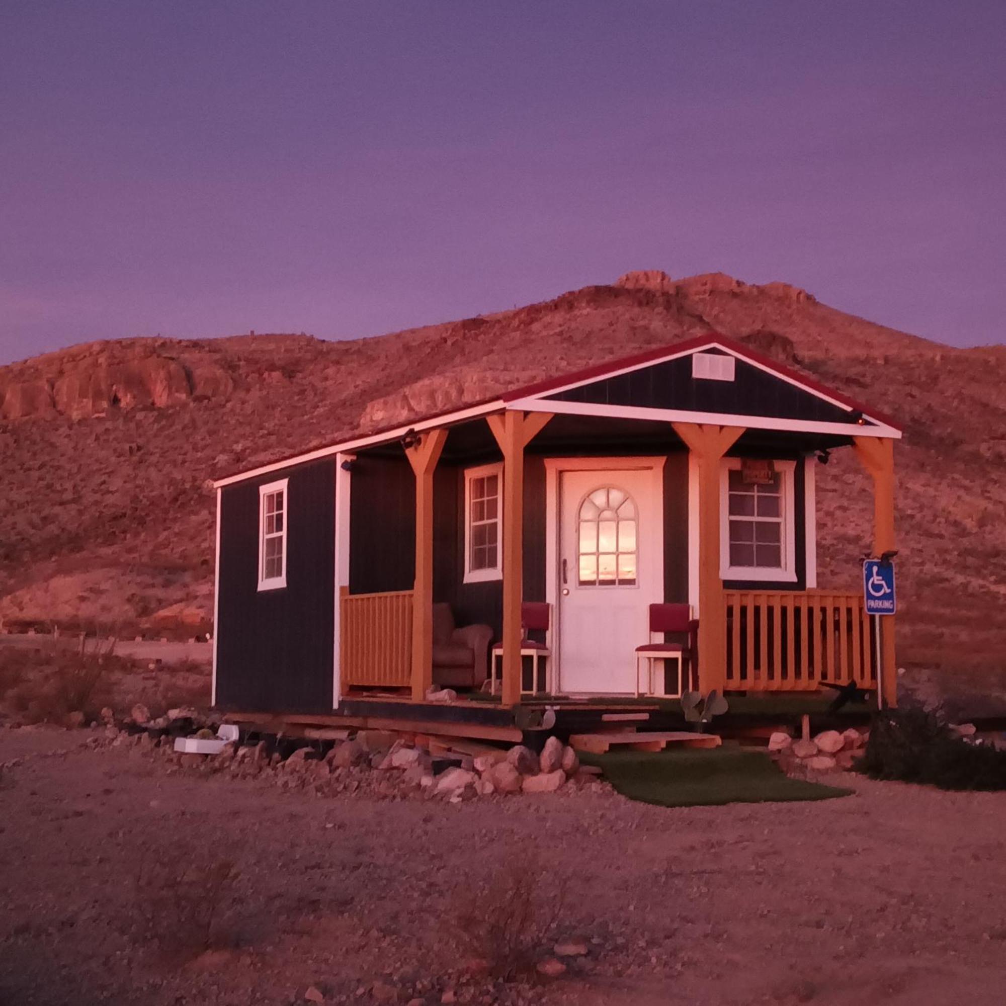 Camping At Desert Gardens Oasis At Lobo, Texas Van Horn Exterior photo